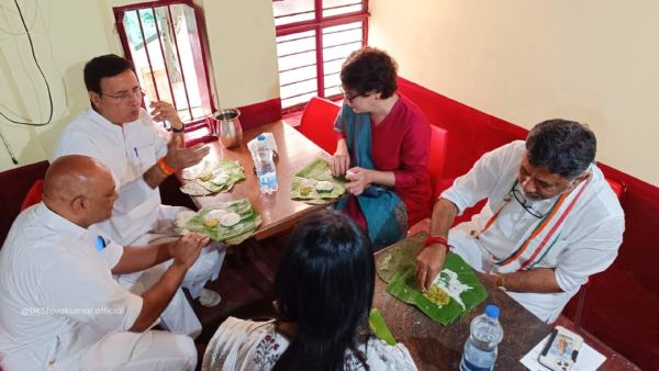 Priyanka Gandhi vadra had dosa at mylari hotel mysore