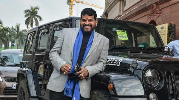 Wrestlers protest: Delhi Police to register FIR against WFI president Brij Bhushan Wrestlers protest: Delhi Police to register FIR against WFI president Brij Bhushan