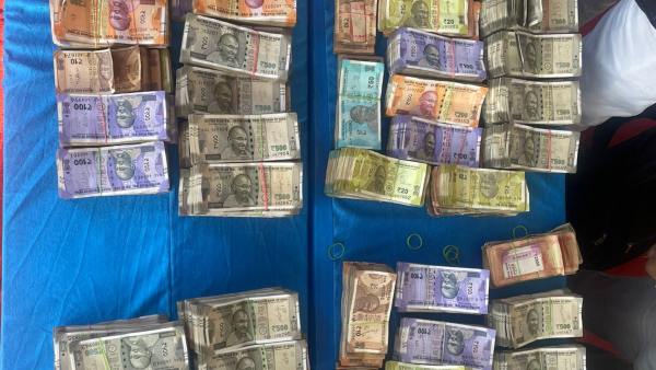 32 lakh Rupees Seized In Davangere Check Post
