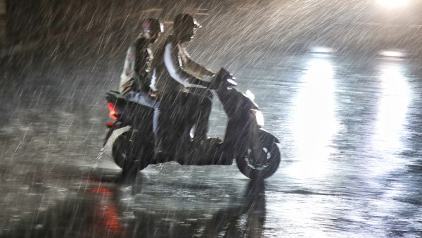 IMD Predicts Rain In 10 District Of Karnataka Till April 11th