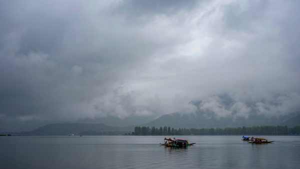 Heavy Rain Warning with Hailstorm over Karnataka till Sunday 