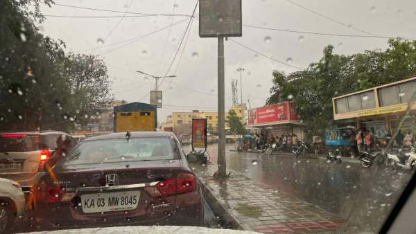 Bengaluru Rain: 14 flights diverted - 6 flights delayed