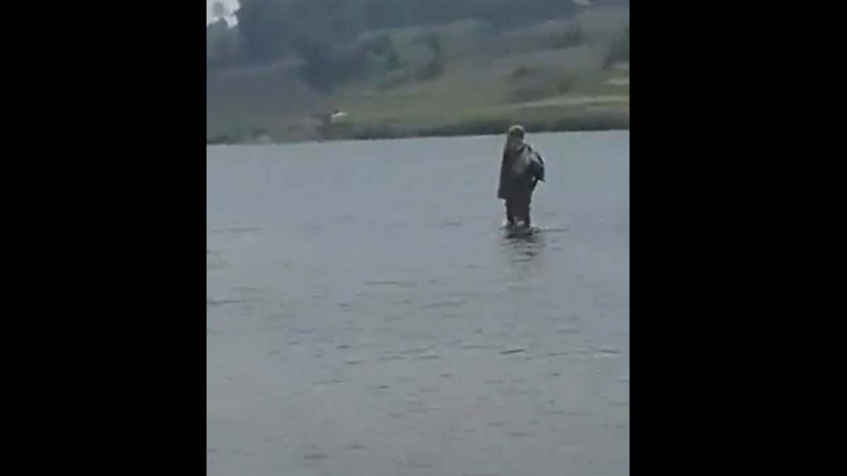 Fact check: Jesus Christ walked on Narmada river water? What is the authenticity behind the video? Fact check: Jesus Christ walked on Narmada river water? What is the authenticity behind the video?