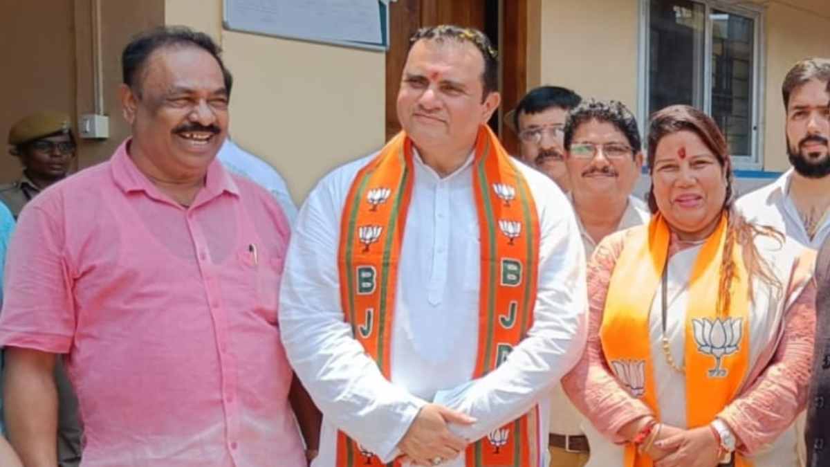 Villagers Outrage Against Karwar MLA Roopali Naik