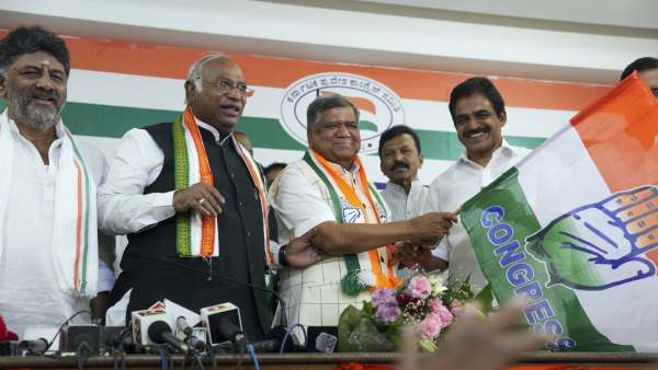 BJP vs Congress tweet war countineus in karnataka amid assembly election