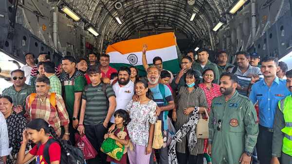 2nd batch of rescued Indian citizens has been reached Mumbai