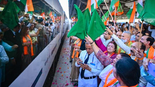 Indian Railways plans to run 217 special trains to tackle summer vacation rush - Details