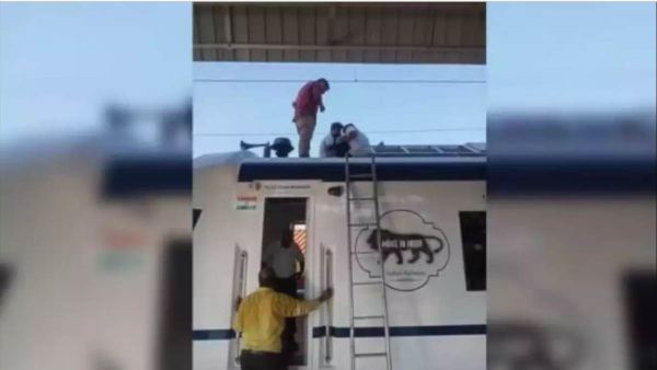  Shock for first journey in Kerala: Rain water leakage in Vande Bharat train coach