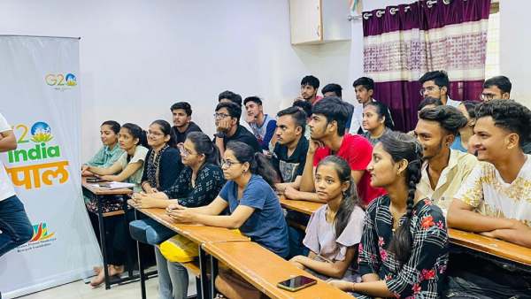 Karnataka Assembly Elections 2023 Old Ways Dont Work For New Voters 