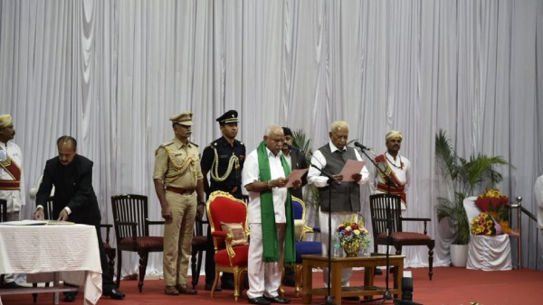 Leaders of OPS faction of AIADMK meet Yediyurappa, show interest to contest Karnataka polls Leaders of OPS faction of AIADMK meet Yediyurappa, show interest to contest Karnataka polls