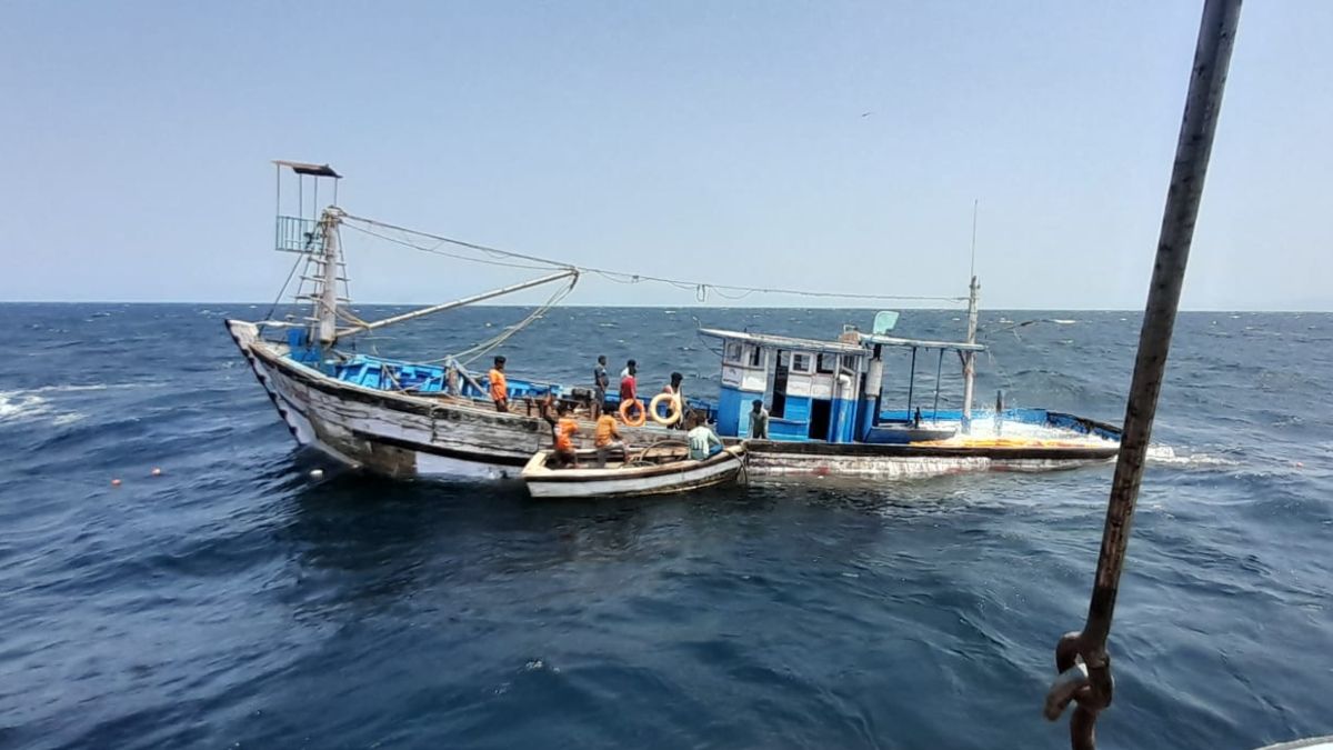 12 Fishermen Saved From Drowning 12 Fishermen Saved From Drowning