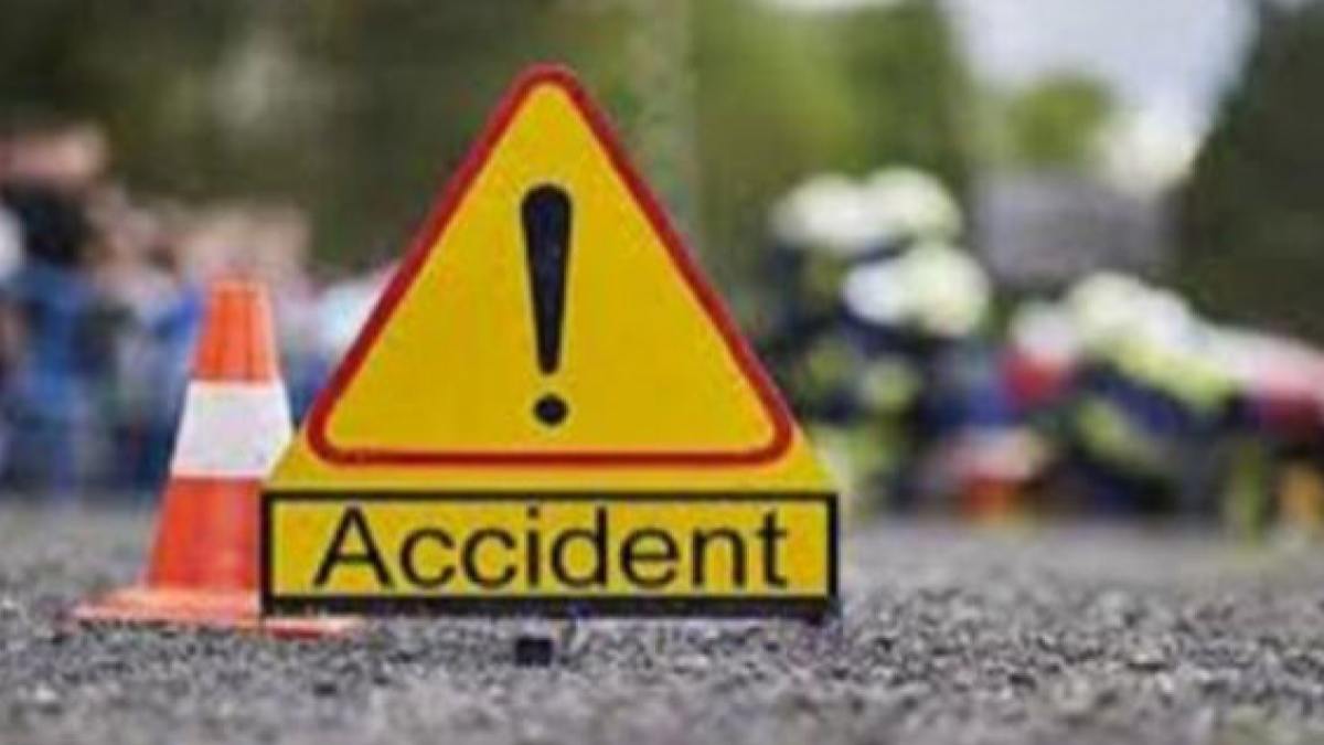 Horrible Accident Between Lorry And Car Near Kushtagi; 6 People Died On The Spot Horrible Accident Between Lorry And Car Near Kushtagi; 6 People Died On The Spot