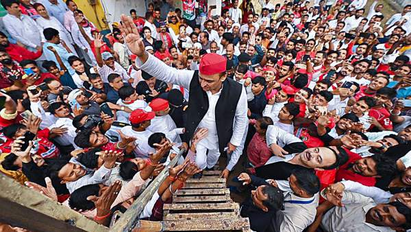 Akhilesh Yadav, Mayawati to campaign in Karnataka