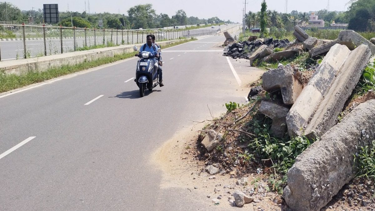 Problems In Bengaluru-Mysuru Expressway Service Road?