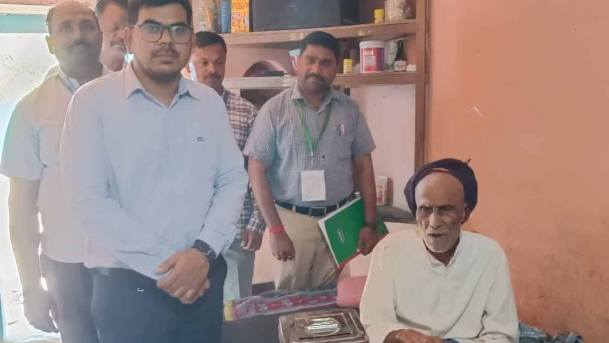 Election Commission Voting From Home Has Received Huge Praise From Senior Citizens Of Karnataka Election Commission Voting From Home Has Received Huge Praise From Senior Citizens Of Karnataka