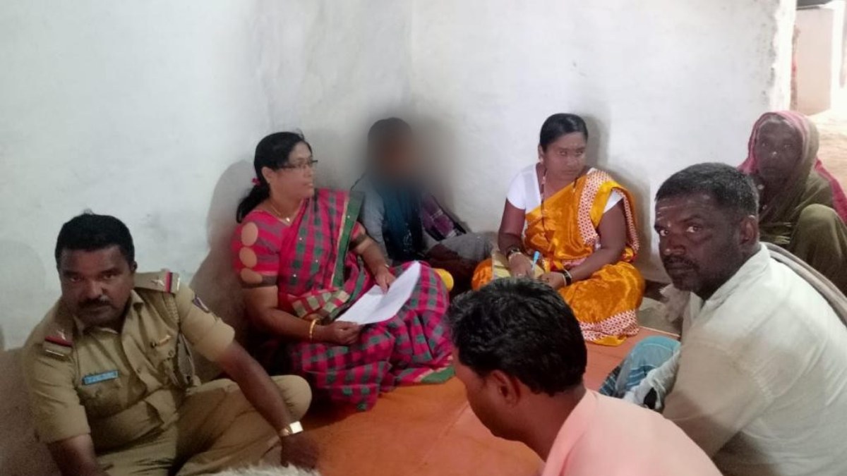 Officials Stop Child Marriage At Kundgol Officials Stop Child Marriage At Kundgol