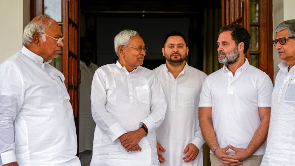 Effect of Karnataka Results: Nitish Kumar, Tejashwi Yadav to meet Mallikarjun Kharge, Rahul Gandhi Effect of Karnataka Results: Nitish Kumar, Tejashwi Yadav to meet Mallikarjun Kharge, Rahul Gandhi