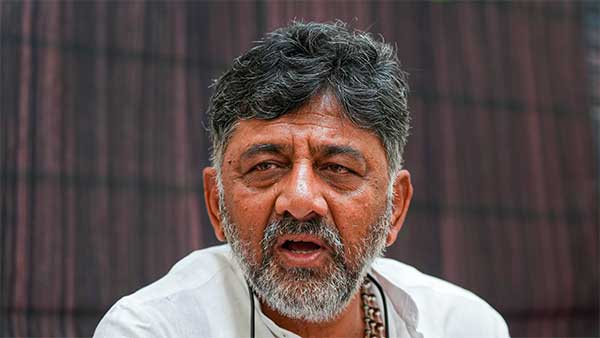 karnataka Election: ಅಧಿಕಾರ ಕೊಡಪ್ಪ ದೇವ್ರೇ.. ಟೆಂಪಲ್ ರನ್: ಅರುಣಾಚಲೇಶ್ವರ ವರದಿಂದ ಡಿಕೆಶಿಗೆ ಸಿಎಂ ಆಗ್ತಾರಾ? karnataka Election: ಅಧಿಕಾರ ಕೊಡಪ್ಪ ದೇವ್ರೇ.. ಟೆಂಪಲ್ ರನ್: ಅರುಣಾಚಲೇಶ್ವರ ವರದಿಂದ ಡಿಕೆಶಿಗೆ ಸಿಎಂ ಆಗ್ತಾರಾ?