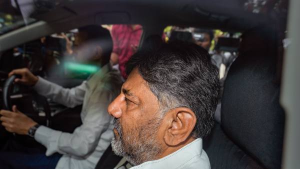 Karnataka CM: Karnataka deputy CM, 6 portfolios offer for DK Shivakumar Is Fake news