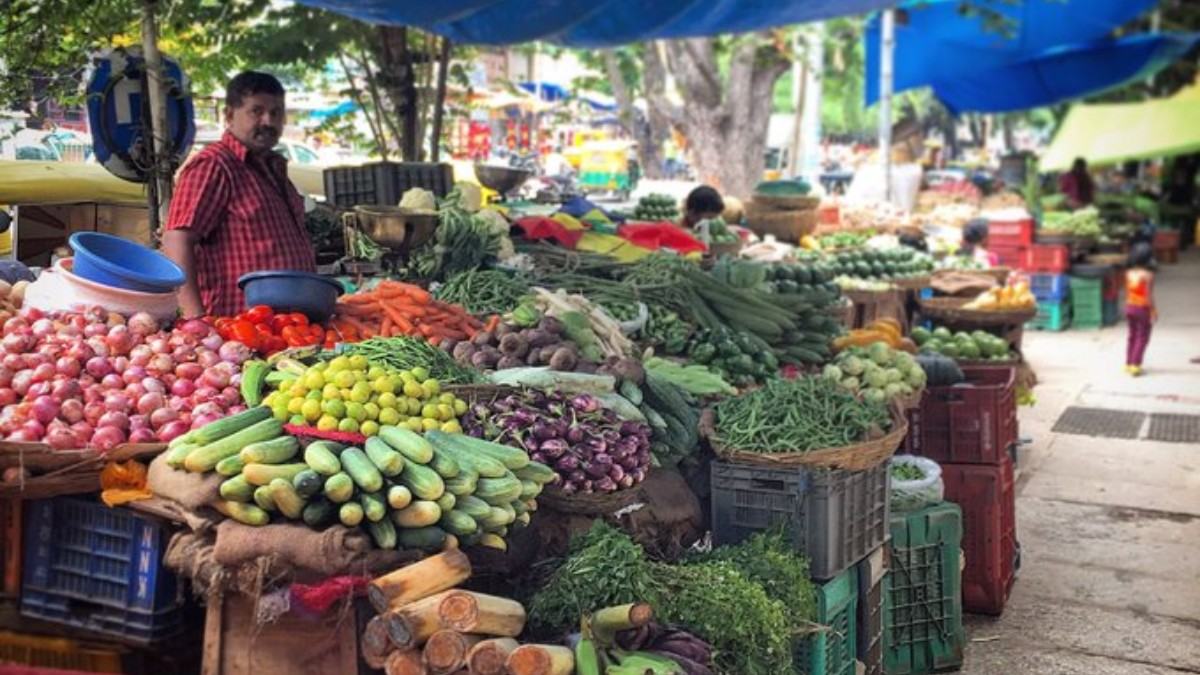 Businessmen protest against Gandhi Bazar road work in Bengaluru
