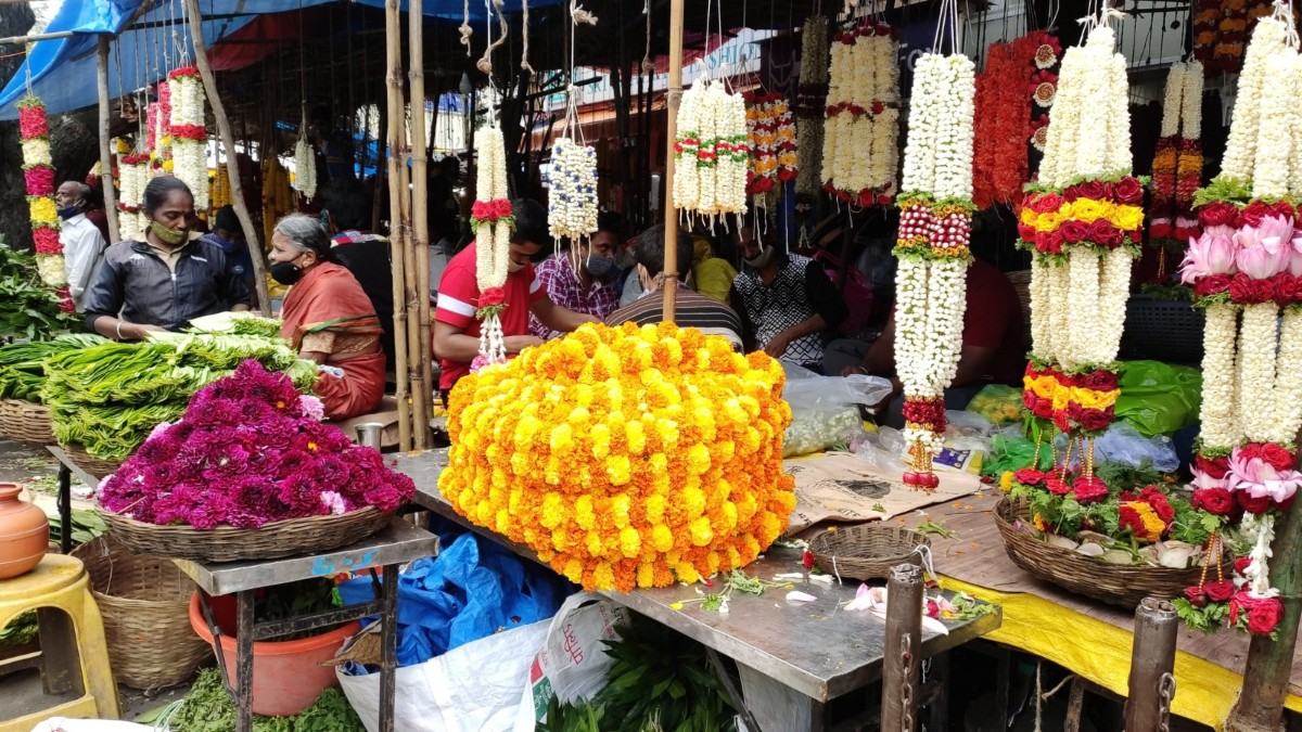 Businessmen protest against Gandhi Bazar road work in Bengaluru