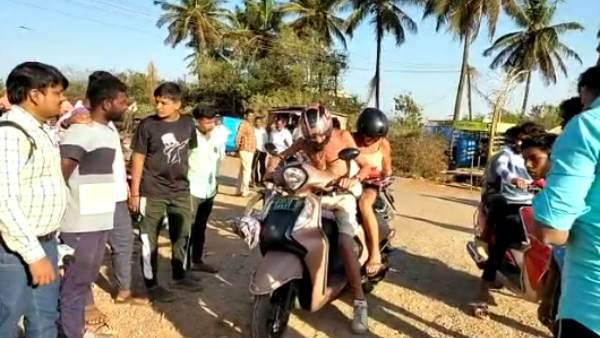 A foreign Couple Reunited After 30 Years