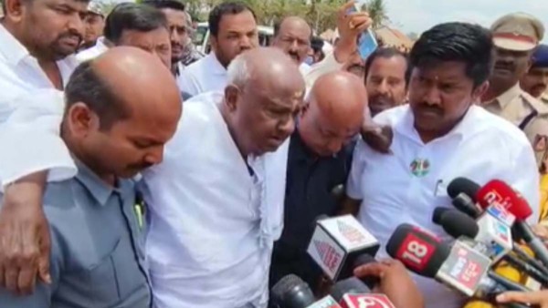 ತೆರೆದ ವಾಹನದಲ್ಲಿ ನಿಂತು ದೇವೇಗೌಡರ ಭರ್ಜರಿ ಚುನಾವಣಾ ಪ್ರಚಾರ