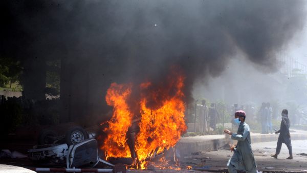 Pak Army Chief Warns Imran Khan and his supporters