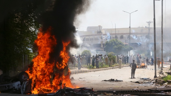 Lahore high court ordered to release Imran Khan supporters 