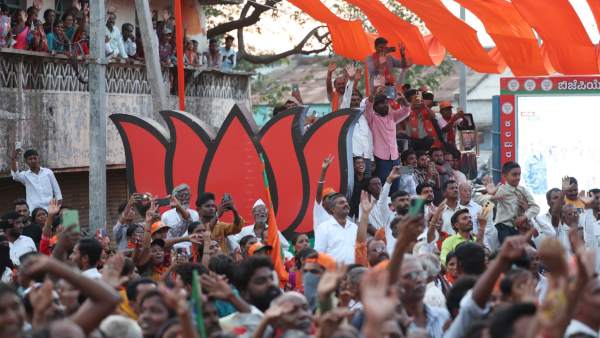 Jan Ki Baat Suvarna News Survey: BJP to Get Undoubted Majority in Karnataka Election: Modi Magic