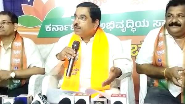 Congress Party Is Favor Of Terrorism Says Central Minister Pralhad joshi