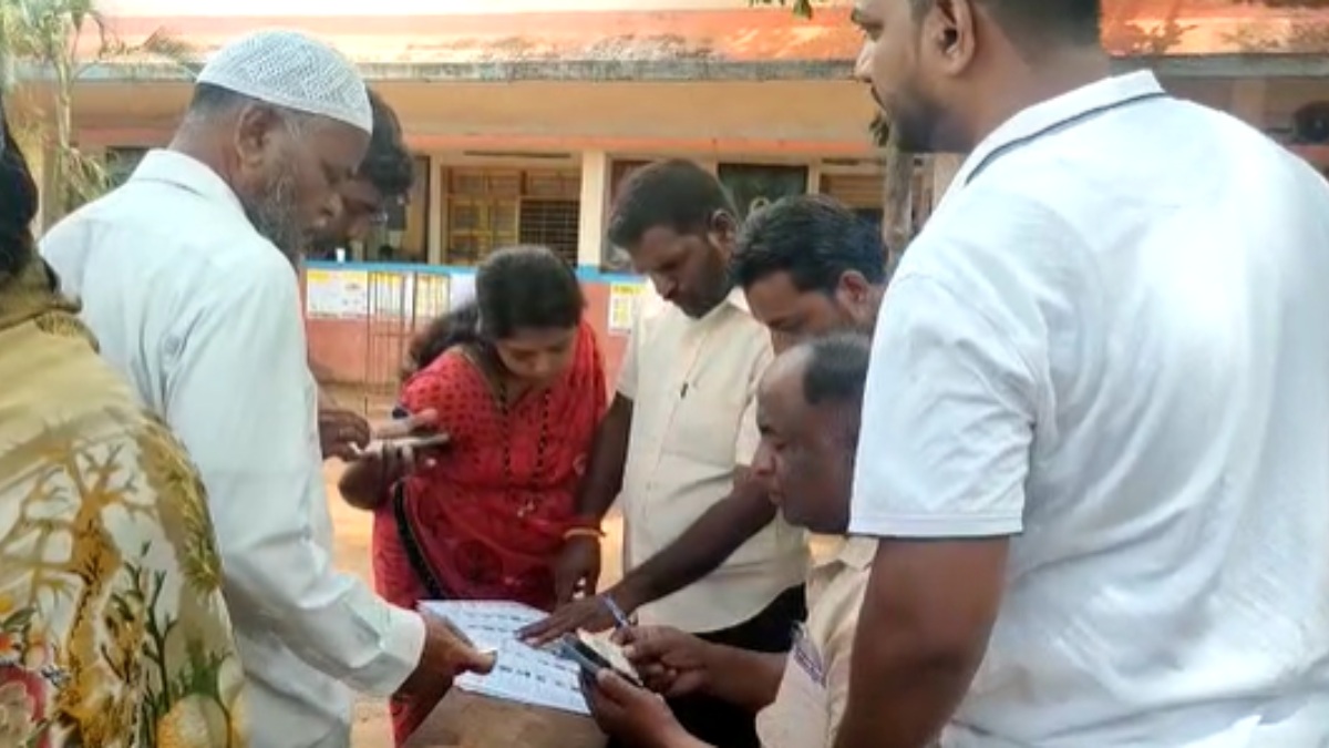 400 Voters Name Deleted From Voter List In Dharwad