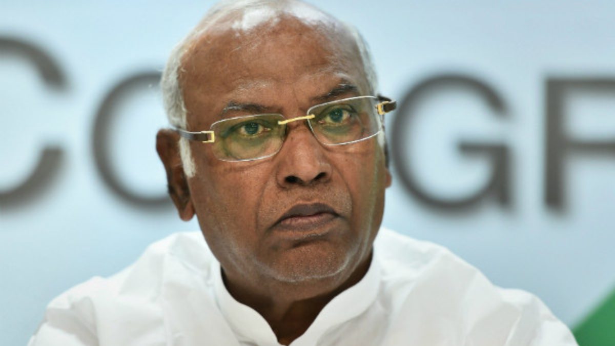 Chittapur BJP Candidate Plot To Kill Mallikarjun Kharge: Randeep Surjewala Fierce Attack Against Modi