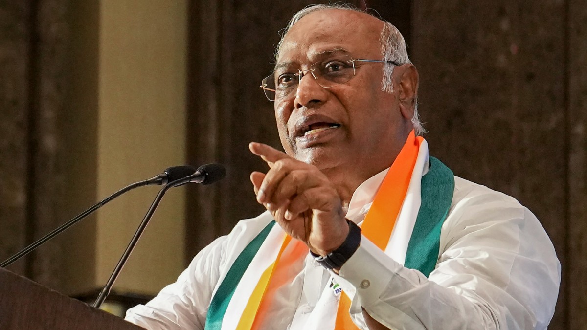 Arvind Kejriwal plans to meet Mallikarjun Kharge, Rahul Gandhi 