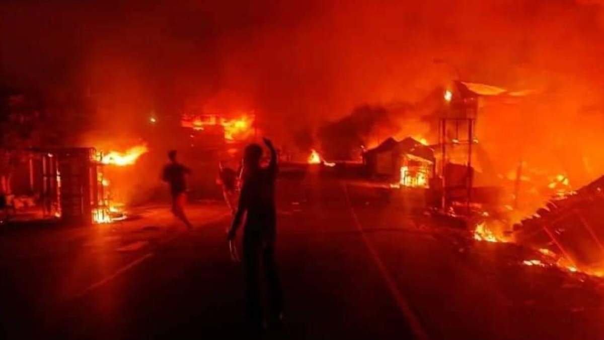 Manipur violence: Curfew in 8 districts- internet service down Manipur violence: Curfew in 8 districts- internet service down