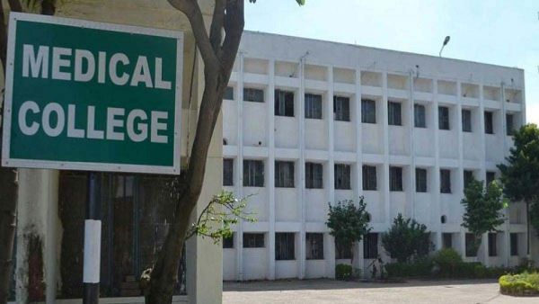 Violation of norms: 40 medical colleges in the country lose NMC accreditation