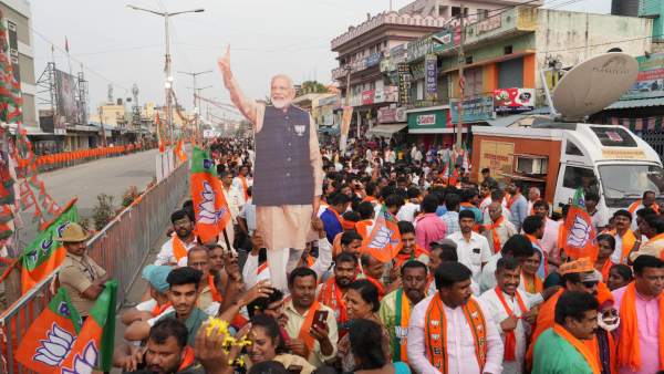 Police Issue Guidelines To Residents Not To View Modis Rally From Terraces And Balconies