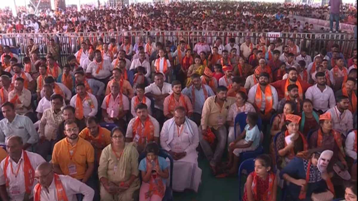 Modi promises to reduce the gap between urban and rural areas Modi promises to reduce the gap between urban and rural areas