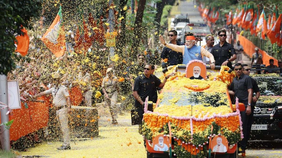 Karnataka Election 2023: PM Narendra Modi Bowed To Anjaneya Statue During The Road Show 