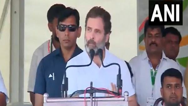 Rahul Gandhi stopped his speech immediately after hearing the Azan
