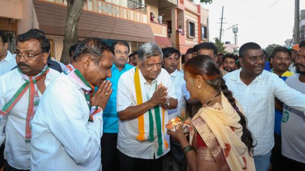 Karnataka Polls: This is not Gujarat to defeat me- Jagadish shettar slams amit shah