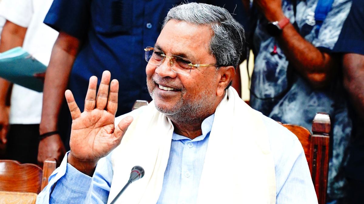 Sonia Gandhi home security staff refused to give entry for Siddaramaiah