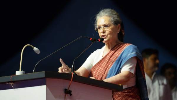 Congress will benefit from Sonia Gandhis campaign for Karnataka assembly elections 