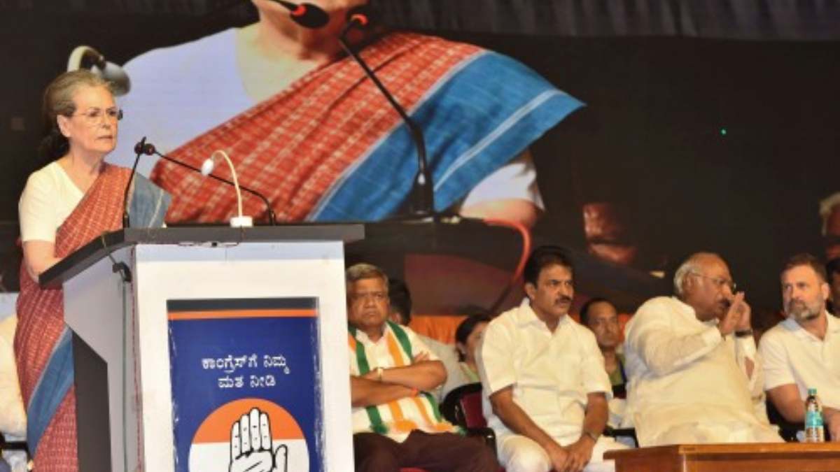karnataka Elections 2023: BJP Is Afraid Of Rahul Gandhi Jodo Yatra Says Sonia Gandhi karnataka Elections 2023: BJP Is Afraid Of Rahul Gandhi Jodo Yatra Says Sonia Gandhi