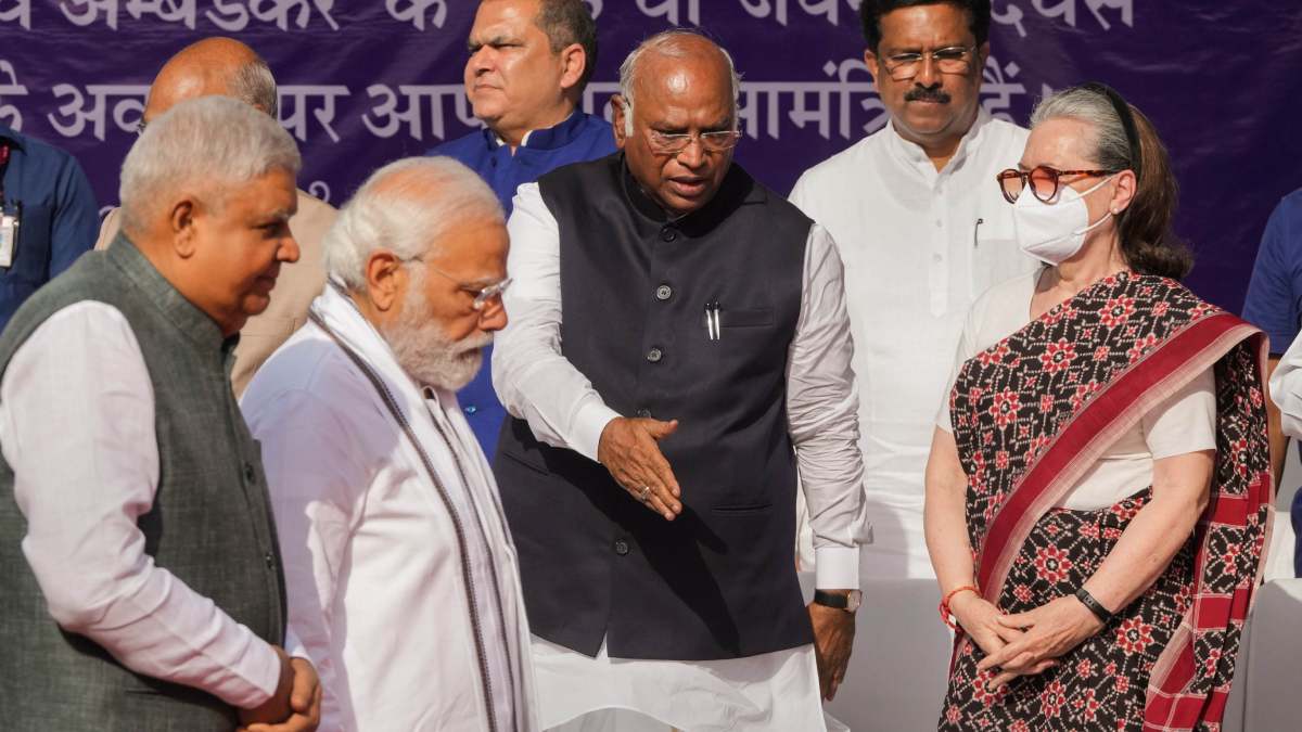 Karnataka election: PM Narendra Modi Alleged Congress Advocating Karnatakas Seperation