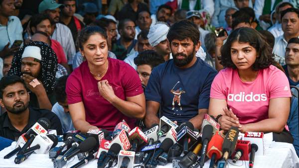 Wrestlers Willing to Return Medals, Awards says Vinesh Phogat, Bajrang Punia