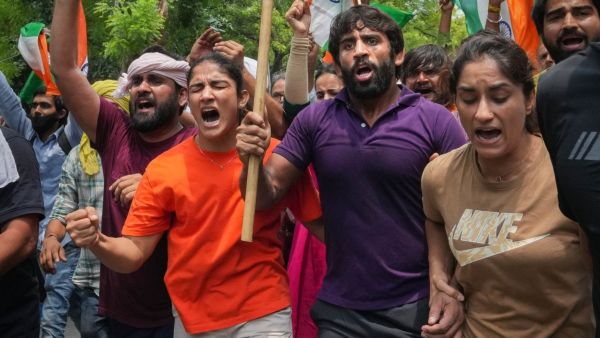 Wrestlers protest: Whats in Sakshi Malliks tweet congratulating MS Dhoni?