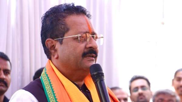 Election Commission Issued Notice To BJP Candidate Basanagouda Patil Yatnal For Comment On Sonia Gandhi