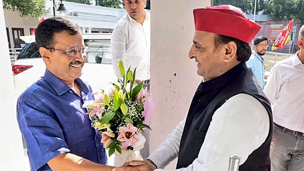 Akhilesh Yadav playing new strategy Akhilesh Yadav playing new strategy