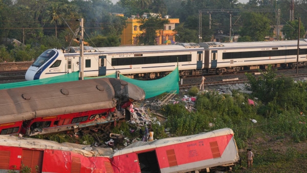 Railways Minister Announces rs 2 Crore for Developments Near Odisha Train Accident Site